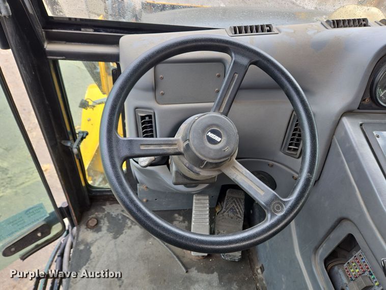 image for item EC4167 2011 Elgin Pelican Series NP street sweeper