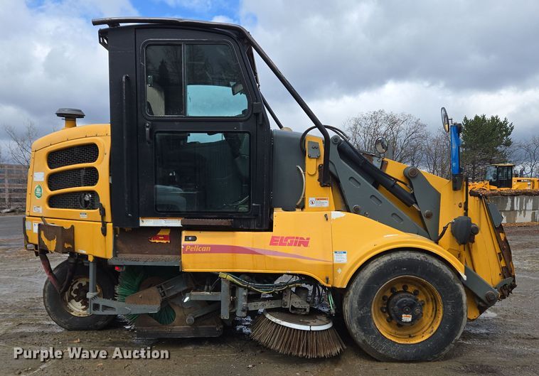 image for item EC4168 2011 Elgin Pelican Series NP street sweeper