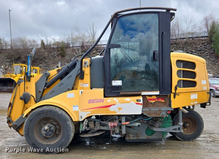 image for item EC4168 2011 Elgin Pelican Series NP street sweeper