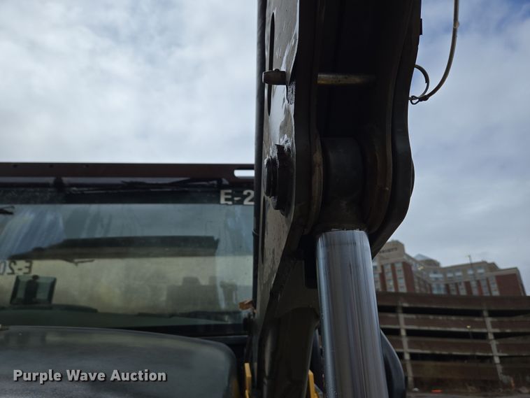 image for item EC4168 2011 Elgin Pelican Series NP street sweeper