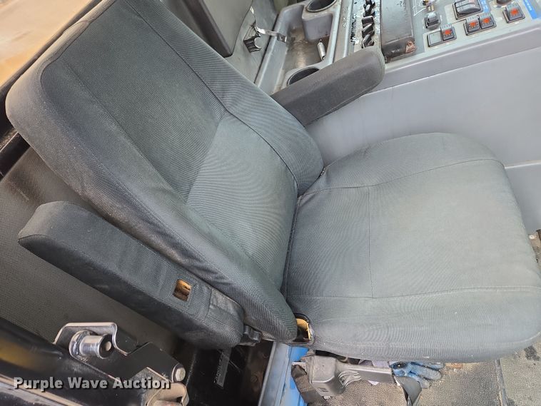 image for item EC4168 2011 Elgin Pelican Series NP street sweeper