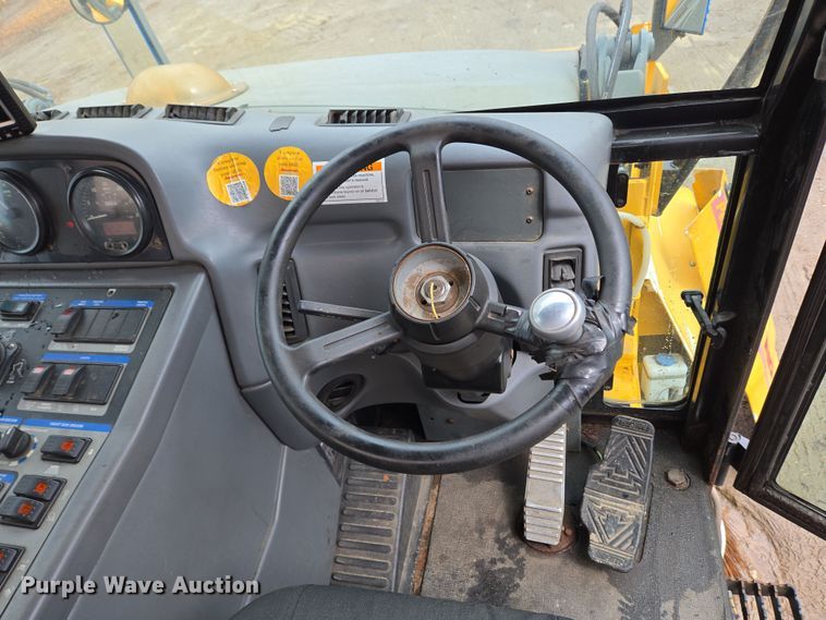 image for item EC4168 2011 Elgin Pelican Series NP street sweeper