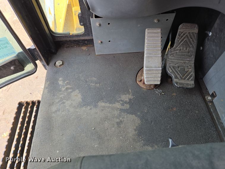 image for item EC4168 2011 Elgin Pelican Series NP street sweeper