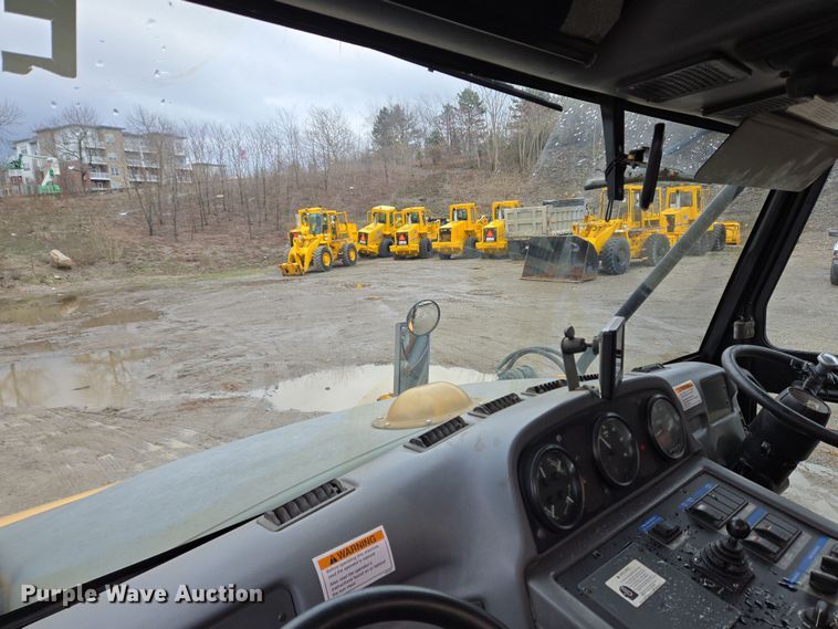 image for item EC4168 2011 Elgin Pelican Series NP street sweeper