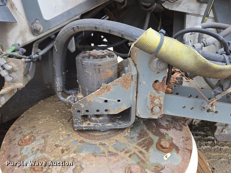 image for item EC4169 2017 Elgin Pelican Series NP street sweeper