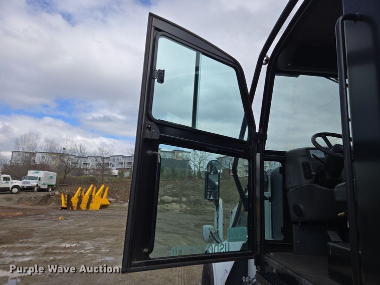 image for item EC4169 2017 Elgin Pelican Series NP street sweeper