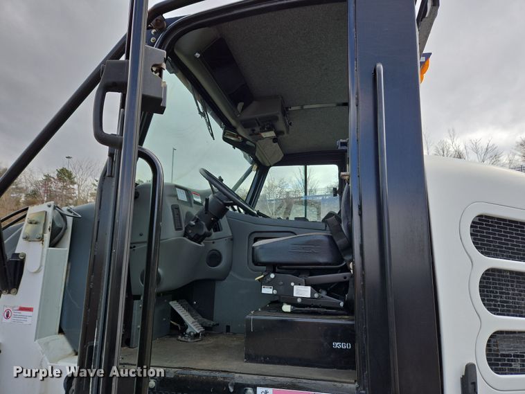 image for item EC4169 2017 Elgin Pelican Series NP street sweeper