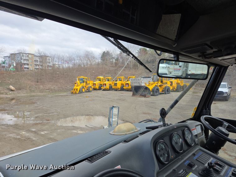 image for item EC4169 2017 Elgin Pelican Series NP street sweeper