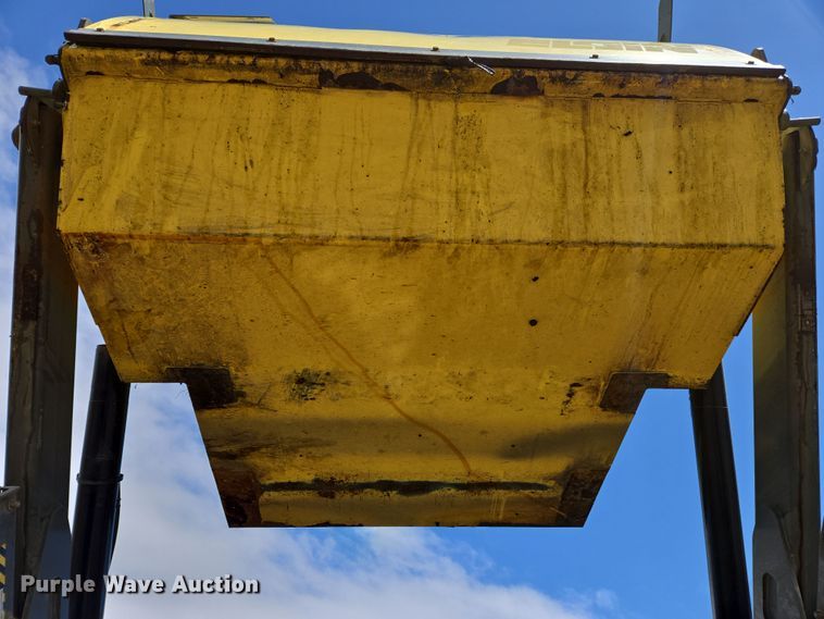 image for item EC4170 2017 Elgin Pelican Series NP street sweeper