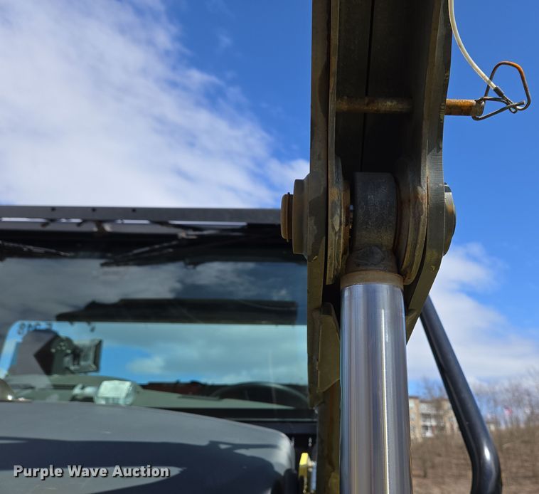 image for item EC4170 2017 Elgin Pelican Series NP street sweeper