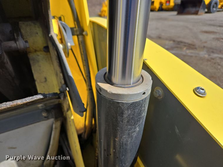 image for item EC4170 2017 Elgin Pelican Series NP street sweeper