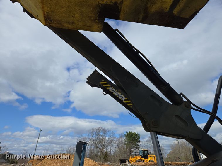 image for item EC4170 2017 Elgin Pelican Series NP street sweeper