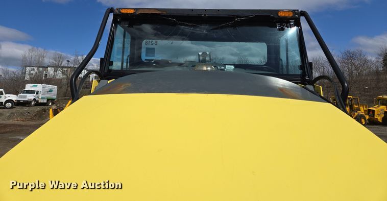 image for item EC4170 2017 Elgin Pelican Series NP street sweeper