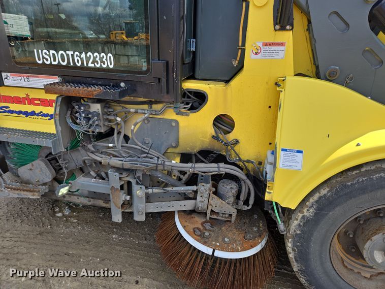 image for item EC4170 2017 Elgin Pelican Series NP street sweeper