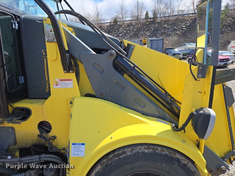 image for item EC4170 2017 Elgin Pelican Series NP street sweeper