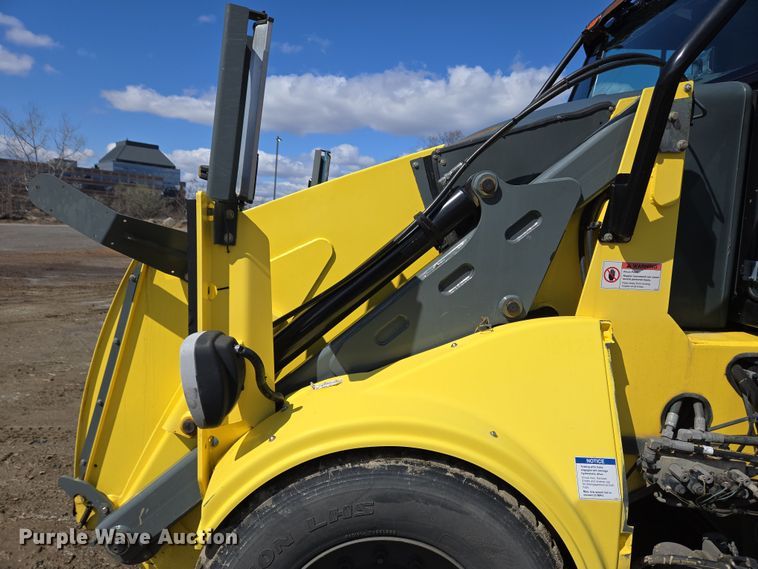 image for item EC4170 2017 Elgin Pelican Series NP street sweeper