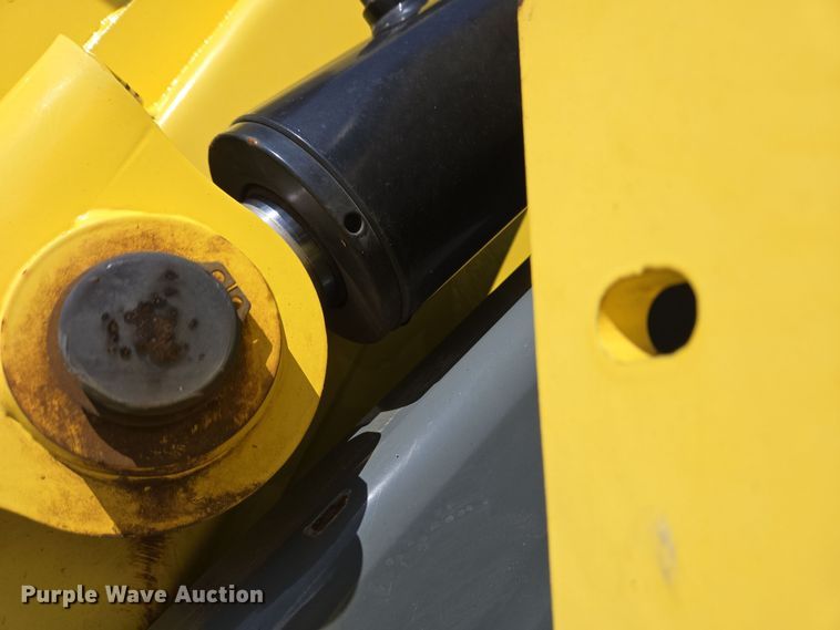 image for item EC4170 2017 Elgin Pelican Series NP street sweeper