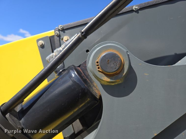 image for item EC4170 2017 Elgin Pelican Series NP street sweeper