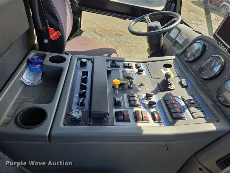 image for item EC4170 2017 Elgin Pelican Series NP street sweeper