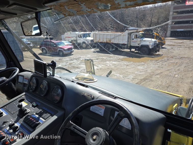 image for item EC4170 2017 Elgin Pelican Series NP street sweeper