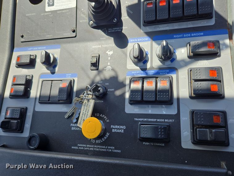 image for item EC4170 2017 Elgin Pelican Series NP street sweeper