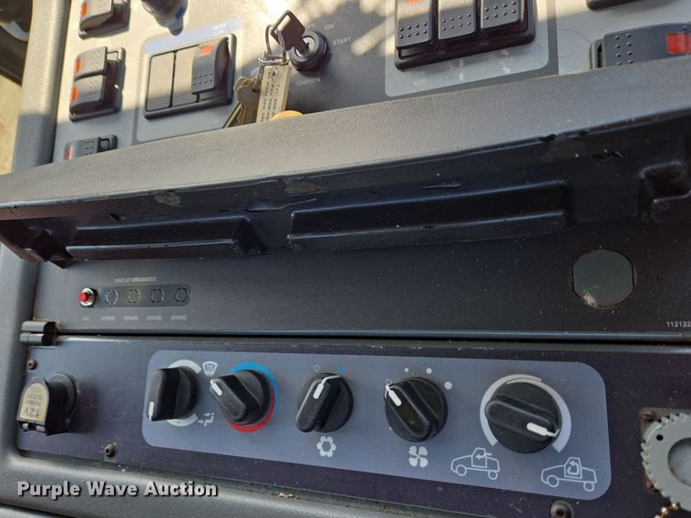 image for item EC4170 2017 Elgin Pelican Series NP street sweeper