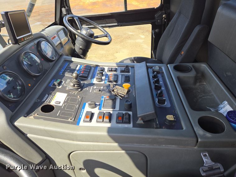 image for item EC4170 2017 Elgin Pelican Series NP street sweeper