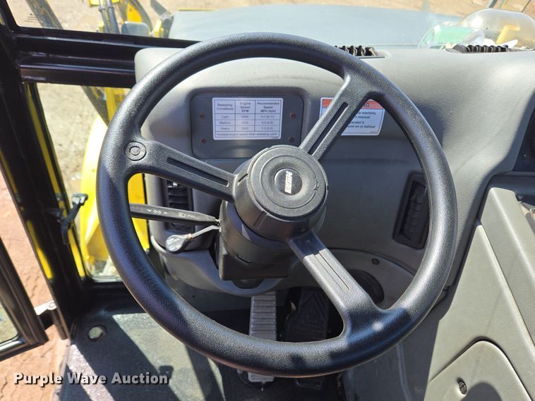 image for item EC4170 2017 Elgin Pelican Series NP street sweeper