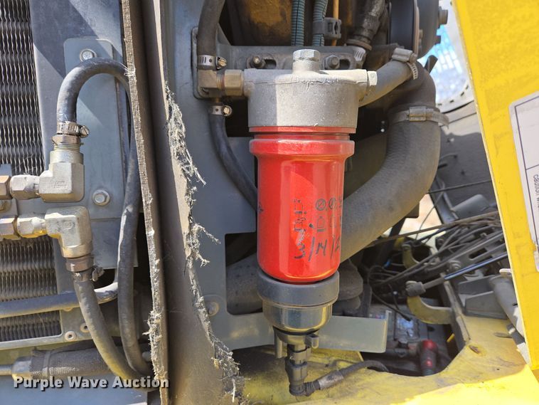 image for item EC4170 2017 Elgin Pelican Series NP street sweeper