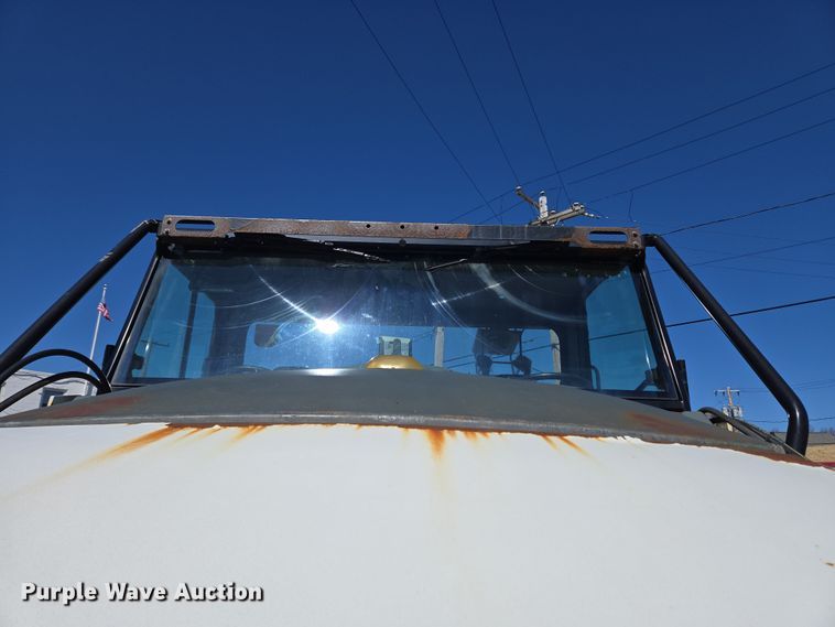 image for item EC4173 2015 Elgin Pelican Series NP street sweeper