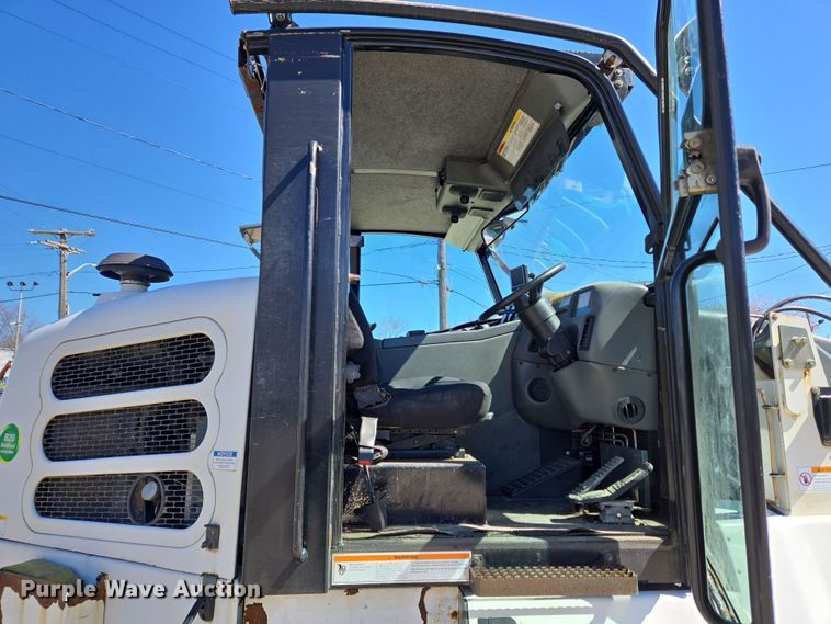 image for item EC4173 2015 Elgin Pelican Series NP street sweeper