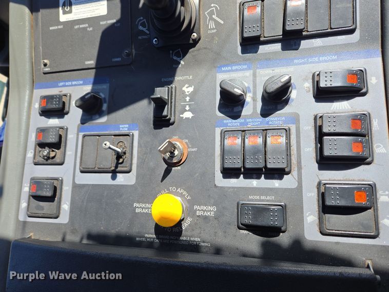 image for item EC4173 2015 Elgin Pelican Series NP street sweeper