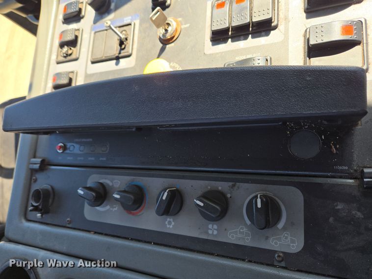 image for item EC4173 2015 Elgin Pelican Series NP street sweeper