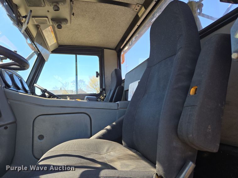 image for item EC4173 2015 Elgin Pelican Series NP street sweeper