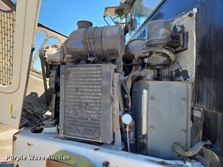 image for item EC4173 2015 Elgin Pelican Series NP street sweeper