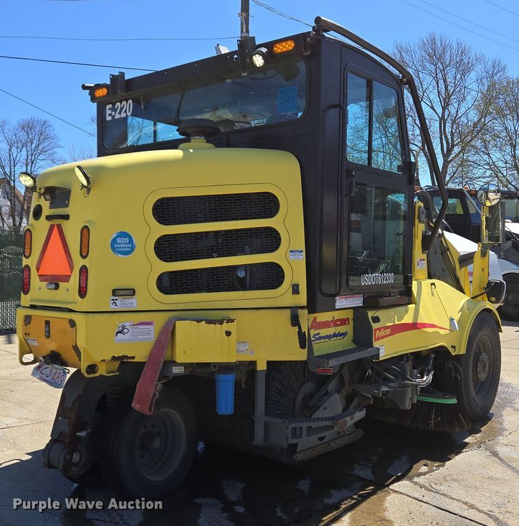 image for item EC4174 2017 Elgin Pelican Series NP street sweeper