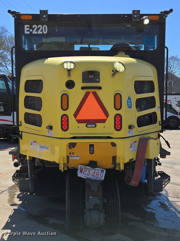 image for item EC4174 2017 Elgin Pelican Series NP street sweeper