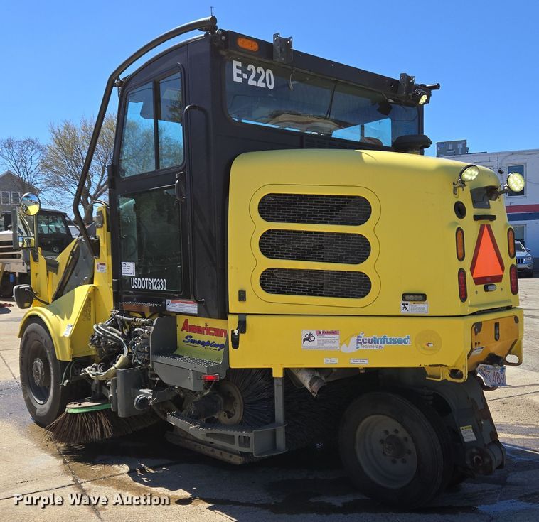 image for item EC4174 2017 Elgin Pelican Series NP street sweeper