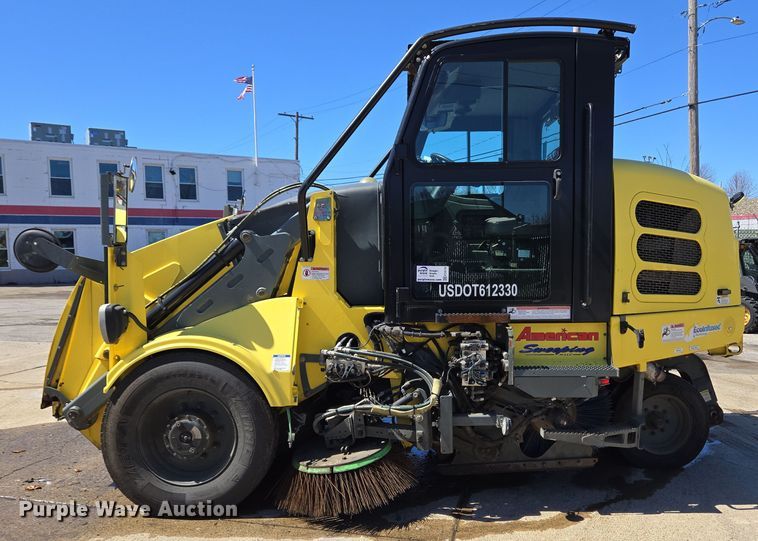 image for item EC4174 2017 Elgin Pelican Series NP street sweeper