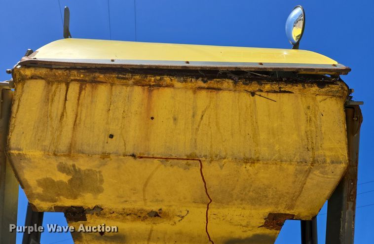 image for item EC4174 2017 Elgin Pelican Series NP street sweeper