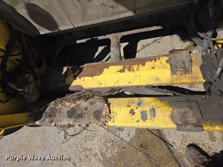 image for item EC4174 2017 Elgin Pelican Series NP street sweeper