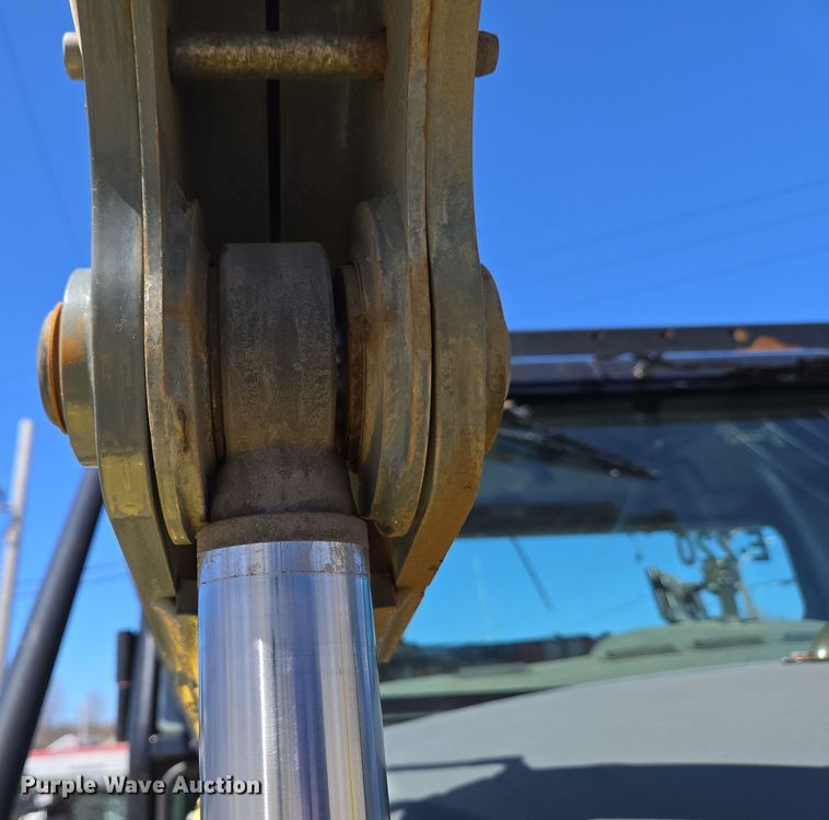 image for item EC4174 2017 Elgin Pelican Series NP street sweeper