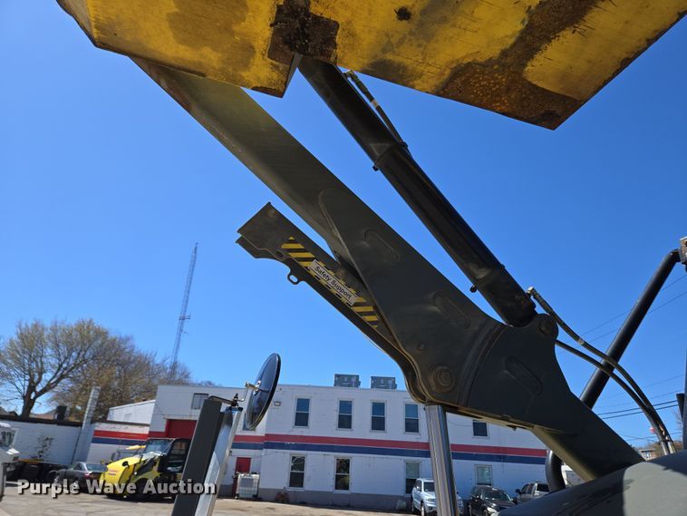 image for item EC4174 2017 Elgin Pelican Series NP street sweeper