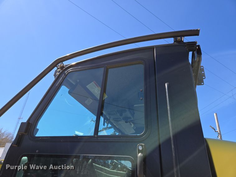 image for item EC4174 2017 Elgin Pelican Series NP street sweeper