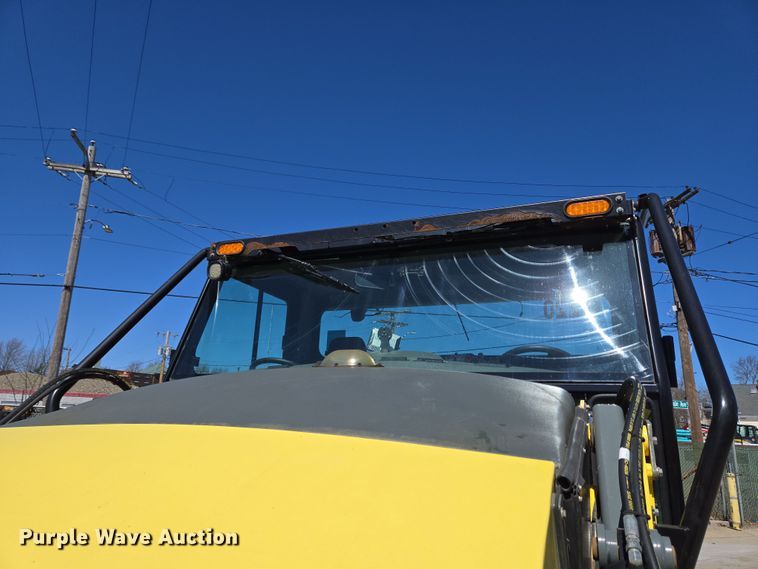 image for item EC4174 2017 Elgin Pelican Series NP street sweeper