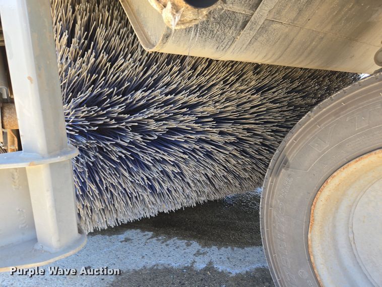 image for item EC4174 2017 Elgin Pelican Series NP street sweeper