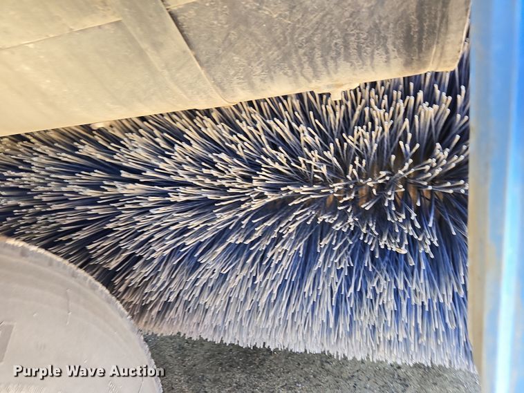 image for item EC4174 2017 Elgin Pelican Series NP street sweeper