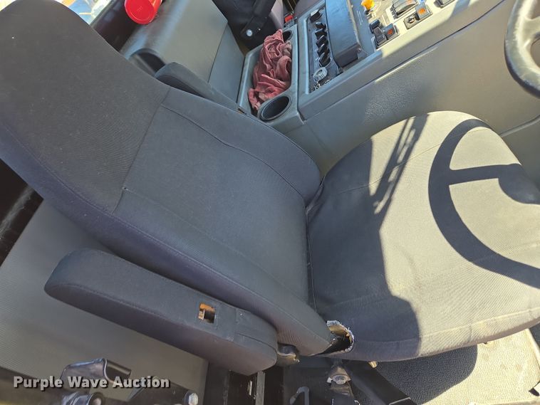 image for item EC4174 2017 Elgin Pelican Series NP street sweeper