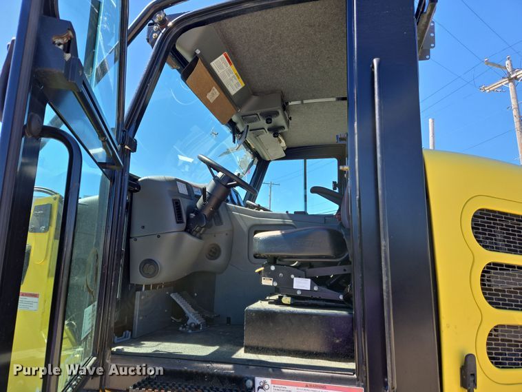 image for item EC4174 2017 Elgin Pelican Series NP street sweeper