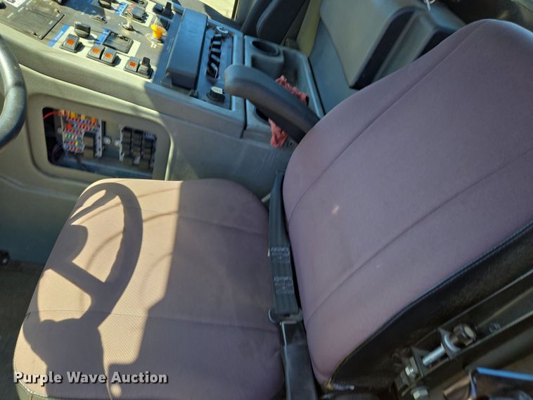 image for item EC4174 2017 Elgin Pelican Series NP street sweeper